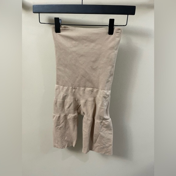 ASSETS Red Hot Label by SPANX Women's Firm Control High-Waist Size Medium - Picture 1 of 5